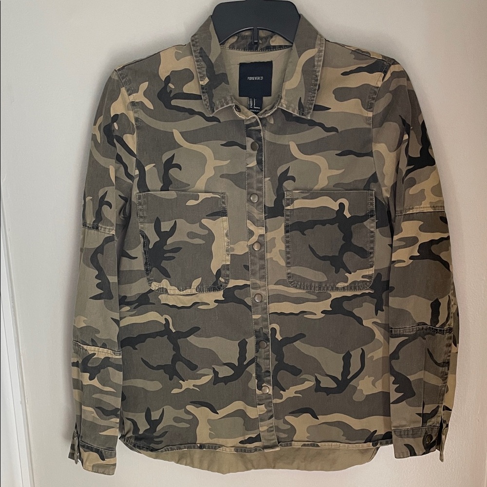 Forever 21 Women’s Camouflage Shirt Jacket